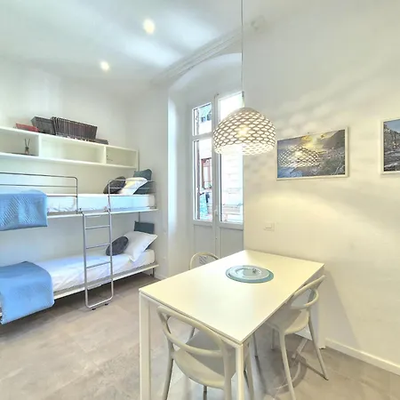 Casa Contra 斯培西亚